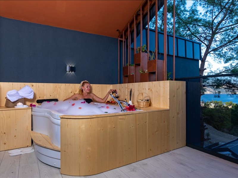 Delux sea view room with jacuzzi