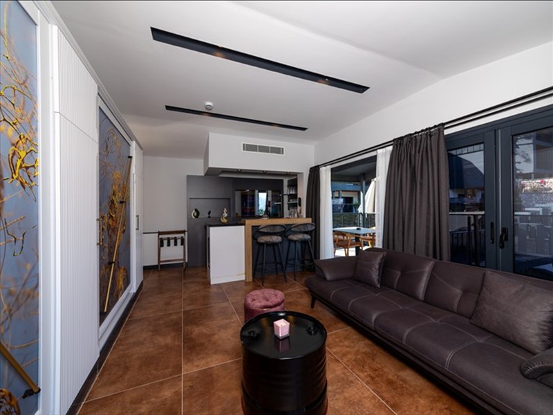 King suite room