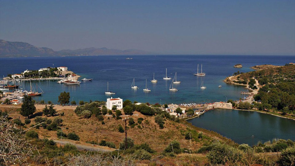 Looking 
		down into Datça harbour