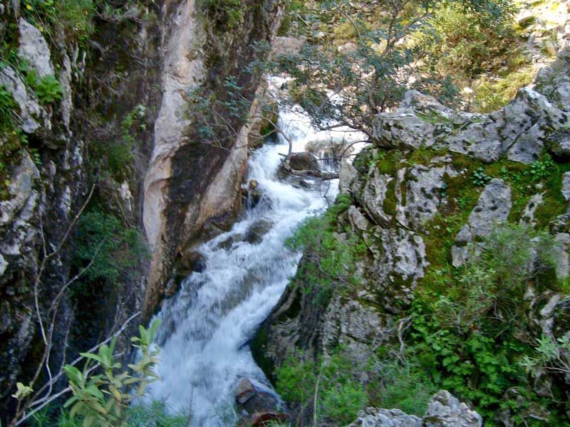 Turunç waterfall walk